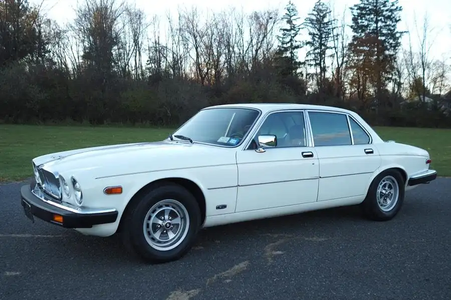 1986 Jaguar XJ's photo