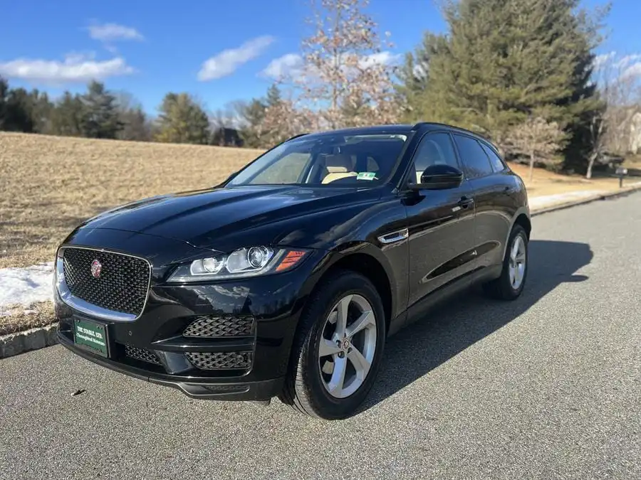 2018 Jaguar F-PACE 25t Premium AWD's photo