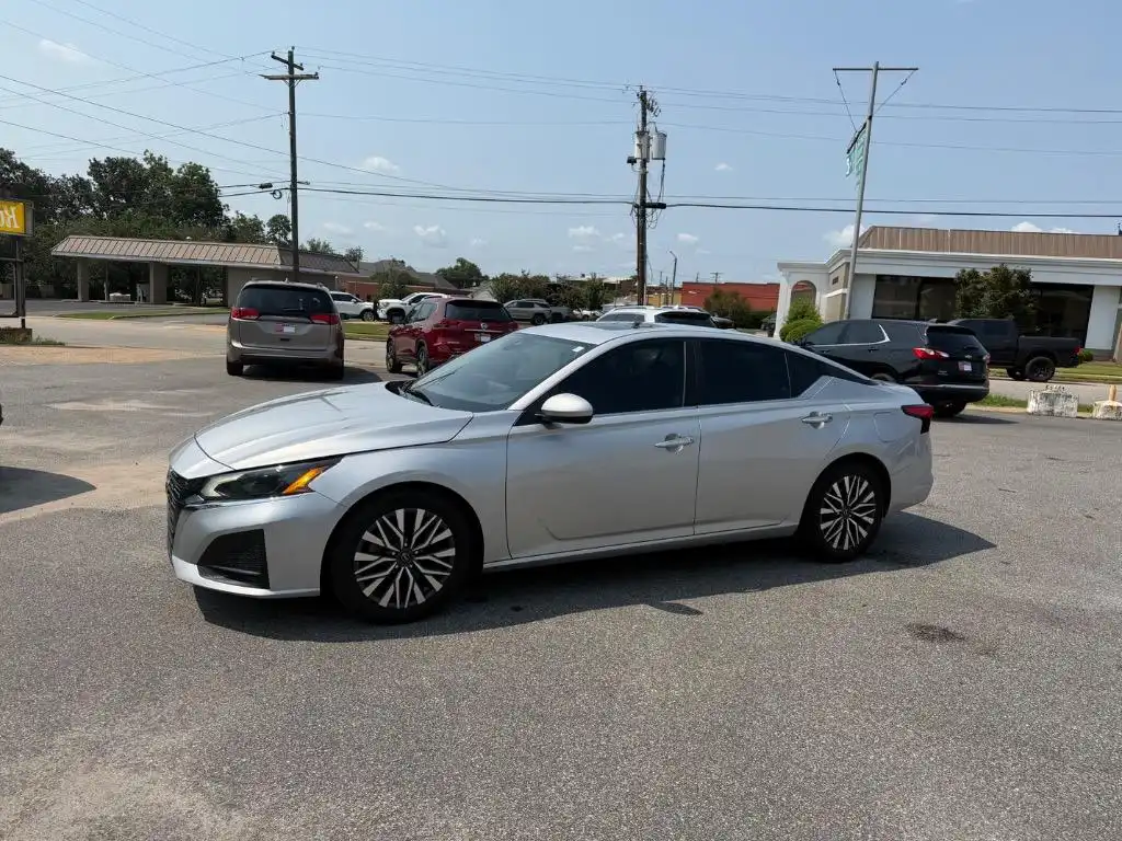 2023 Nissan Altima 2.5 SV's photo