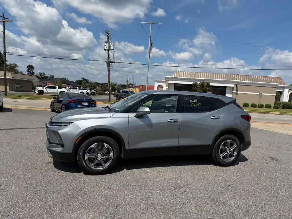 2025 Chevrolet Blazer 2.0T 2LT FWD's photo