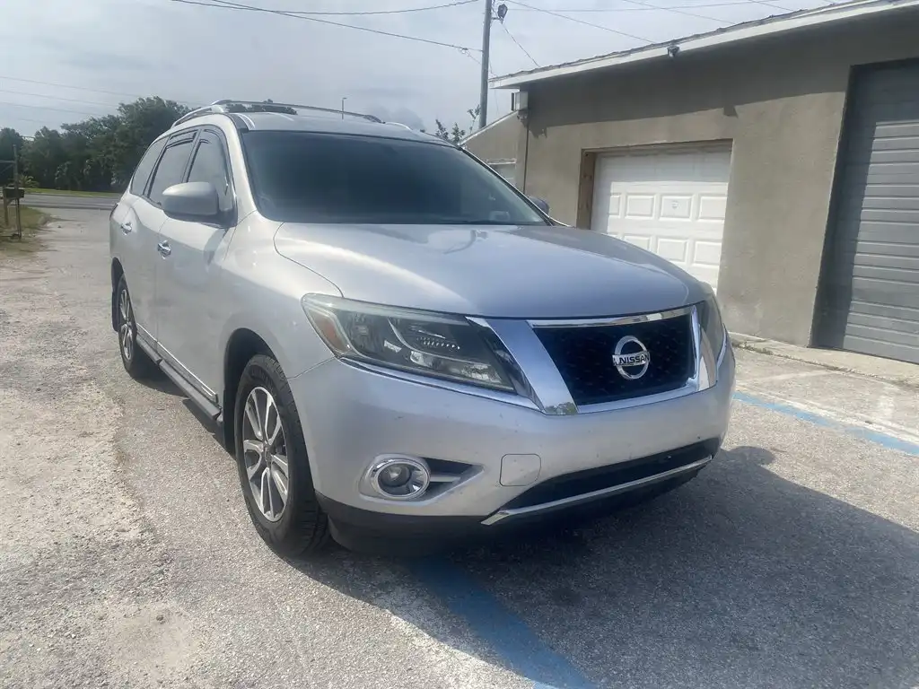 2013 Nissan Pathfinder SL FWD's photo