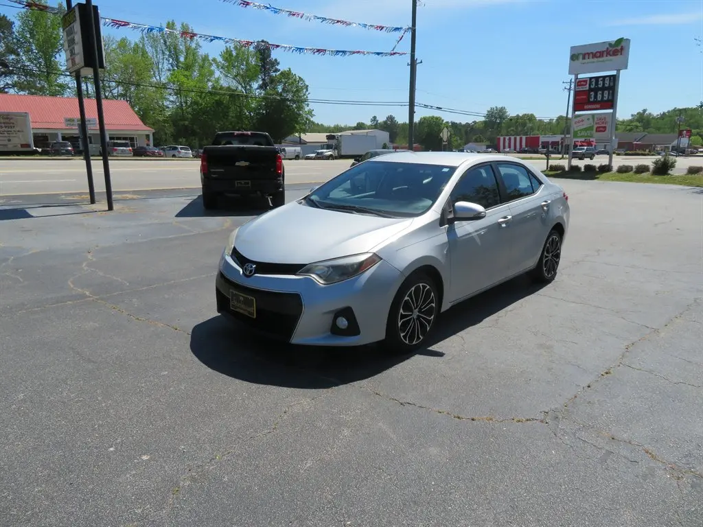 2014 Toyota Corolla S Plus AT photo 5