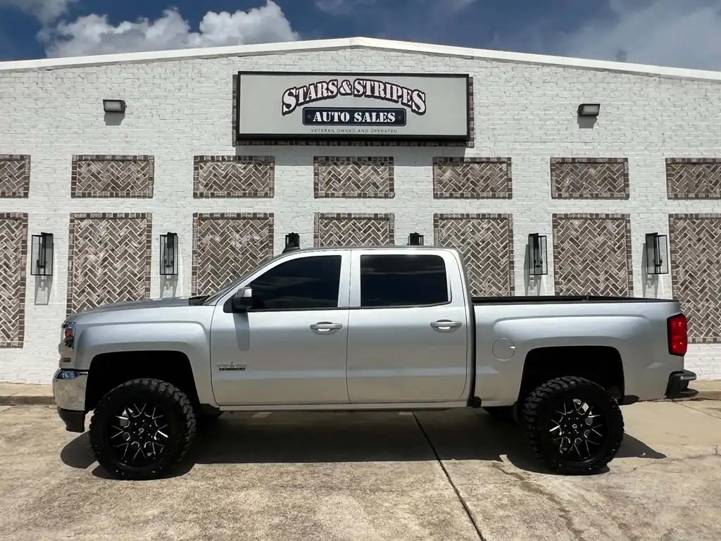 2018 Chevrolet Silverado 1500 LT 4X4 Crew Cab Standard Box's photo
