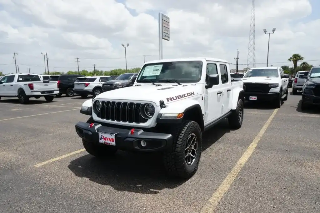 2026 Jeep Gladiator Rubicon Auto's photo