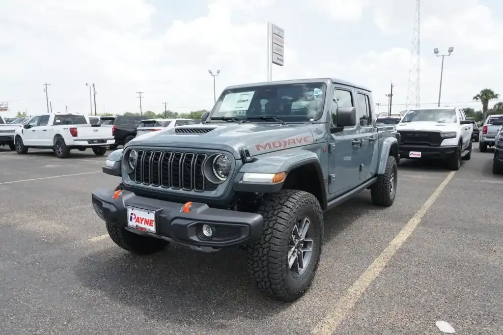 2026 Jeep Gladiator Mojave Auto's photo