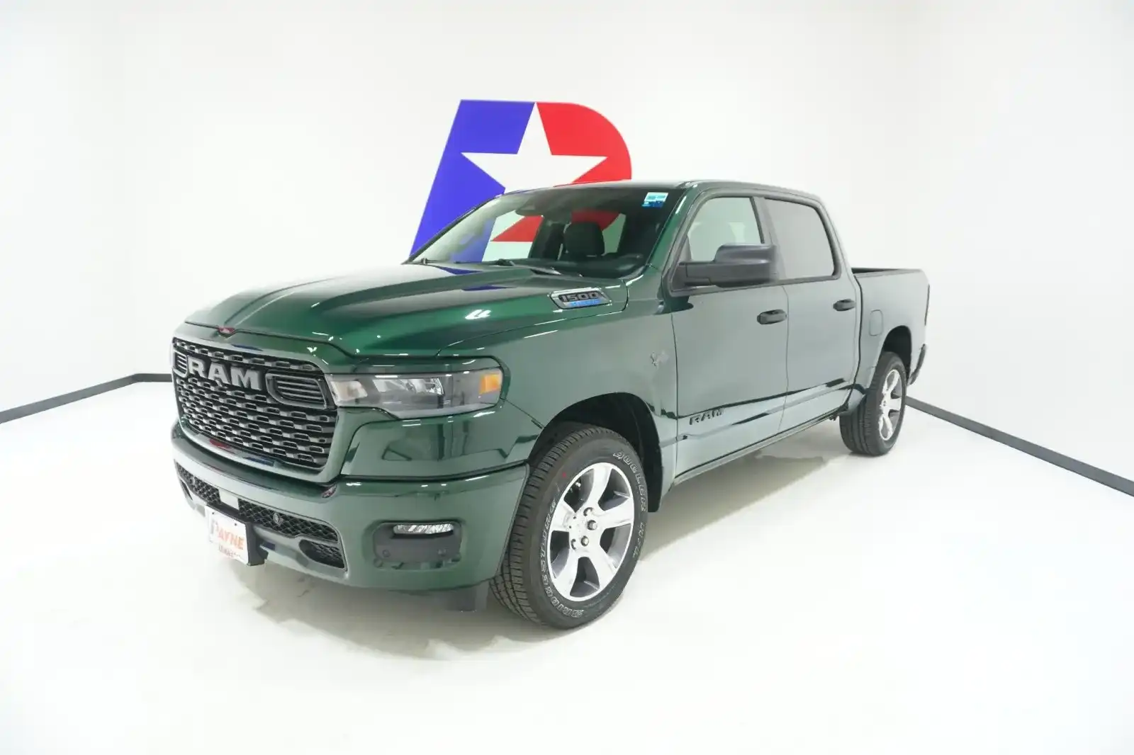 2027 RAM 1500 Express Crew Cab 5'7's photo