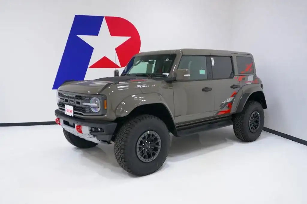 2026 Ford Bronco Raptor 4WD's photo