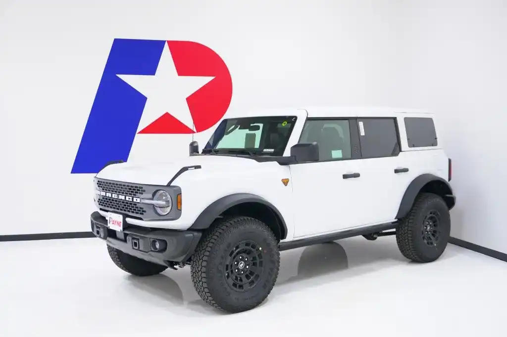2026 Ford Bronco Badlands 4WD's photo
