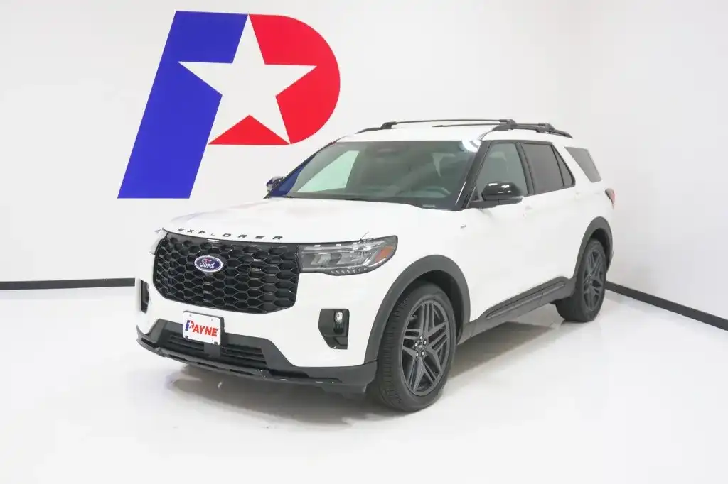 2025 Ford Explorer ST-LINE RWD (PL535)'s photo