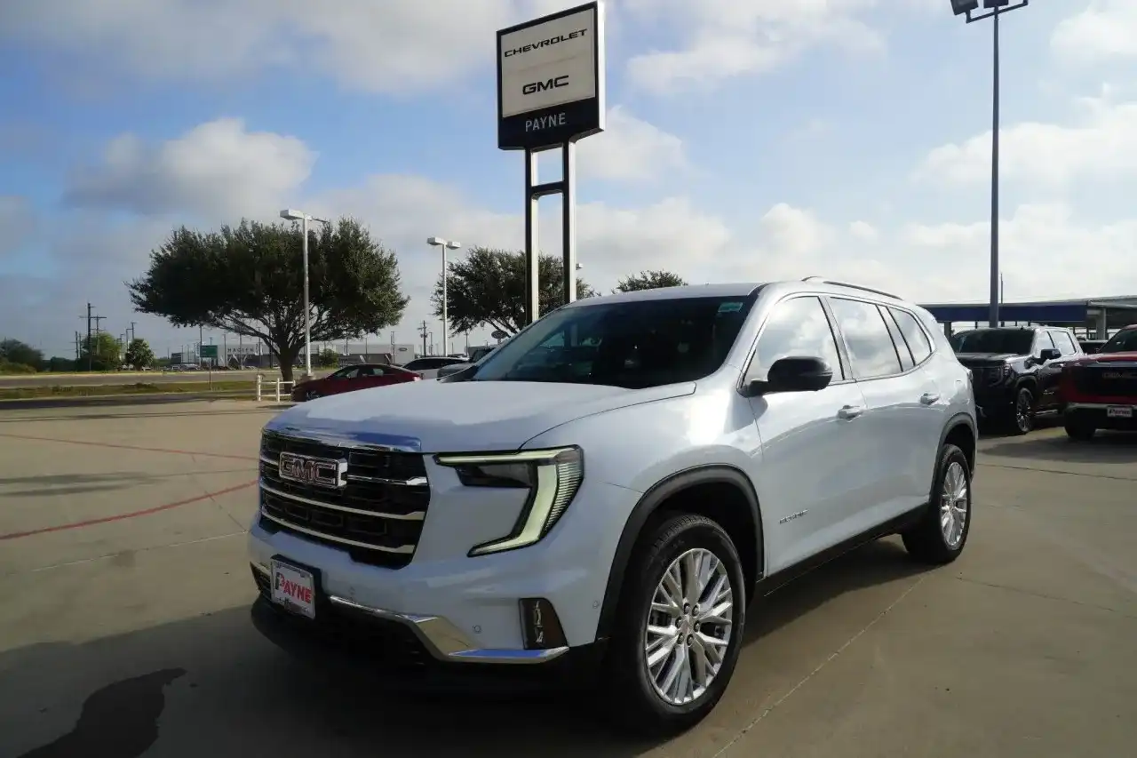2026 GMC Acadia Elevation FWD's photo