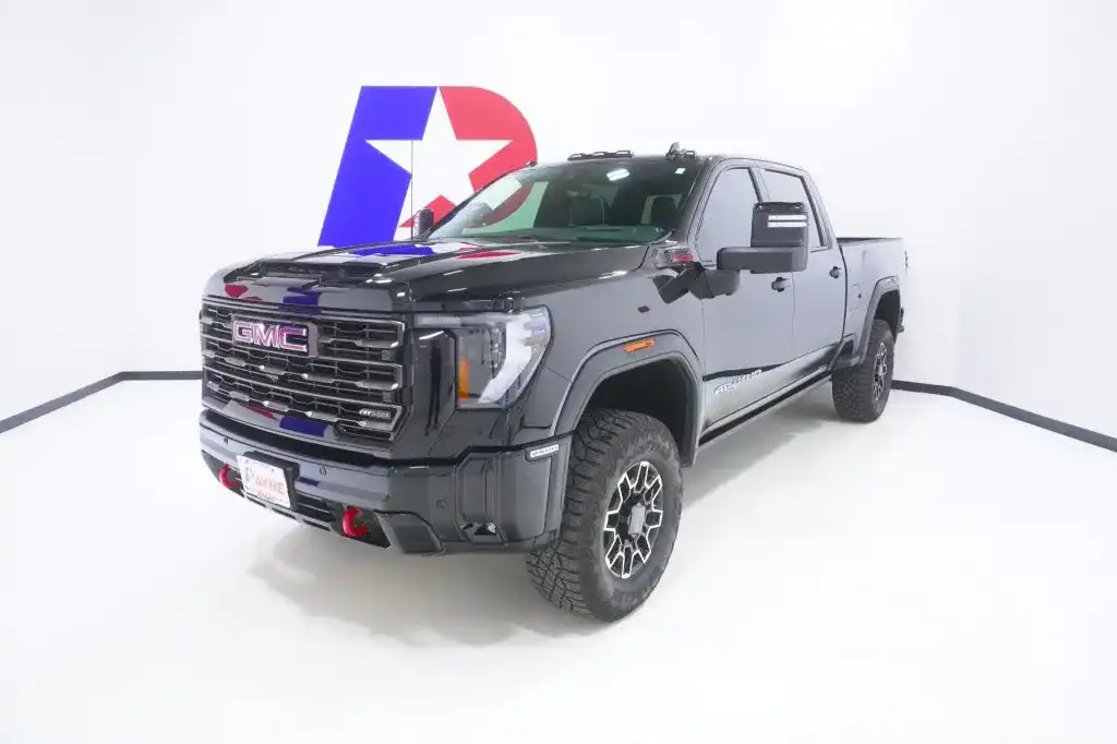 2025 GMC Sierra 4WD Crew Cab Standard Box AT4X's photo