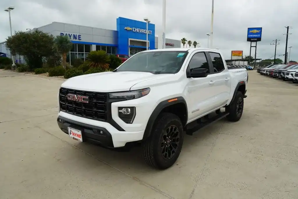2026 GMC Canyon 2WD Elevation Crew Cab Short Box's photo