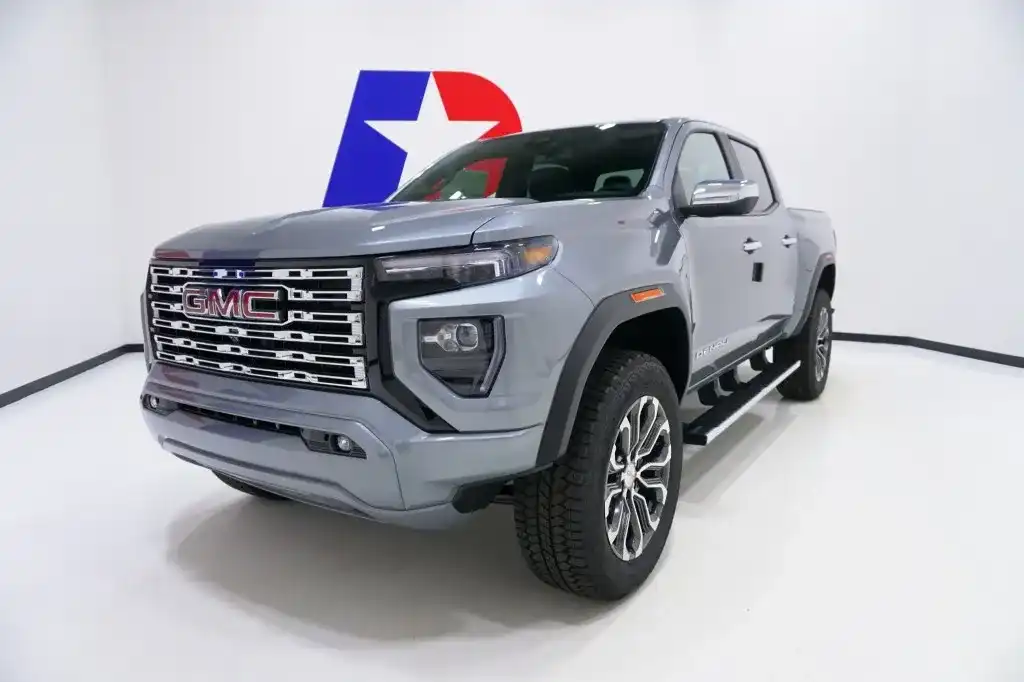 2026 GMC Canyon 4WD Denali Crew Cab Short Box's photo