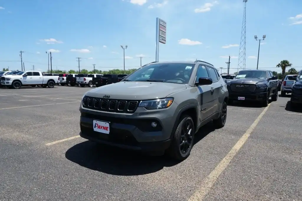 2026 Jeep Compass Altitude 4X4's photo