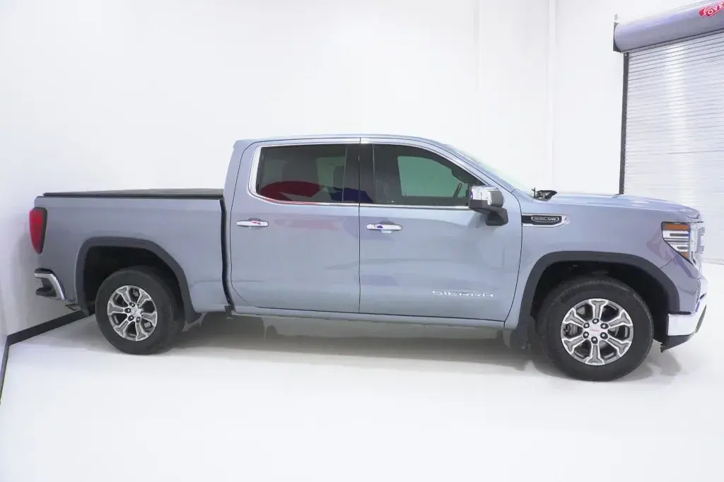 2024 GMC Sierra 2WD Crew Cab Short Box SLT photo 4