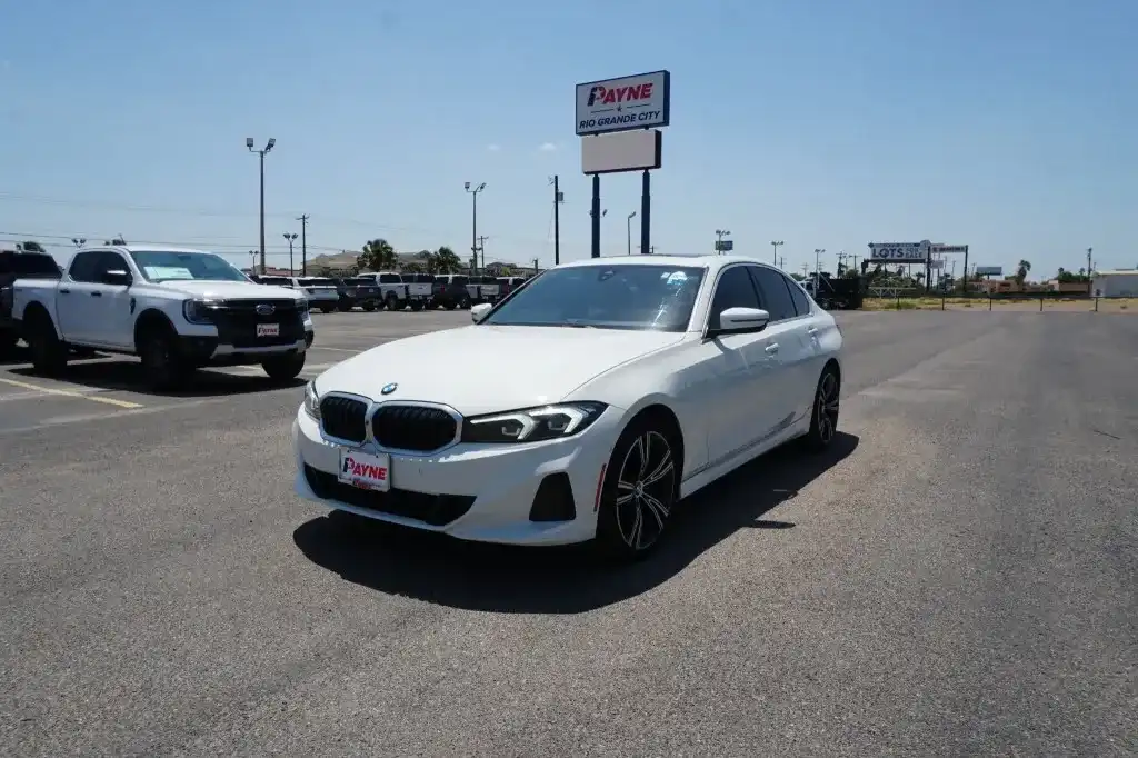 2024 BMW 3 Series 330i Sedan's photo