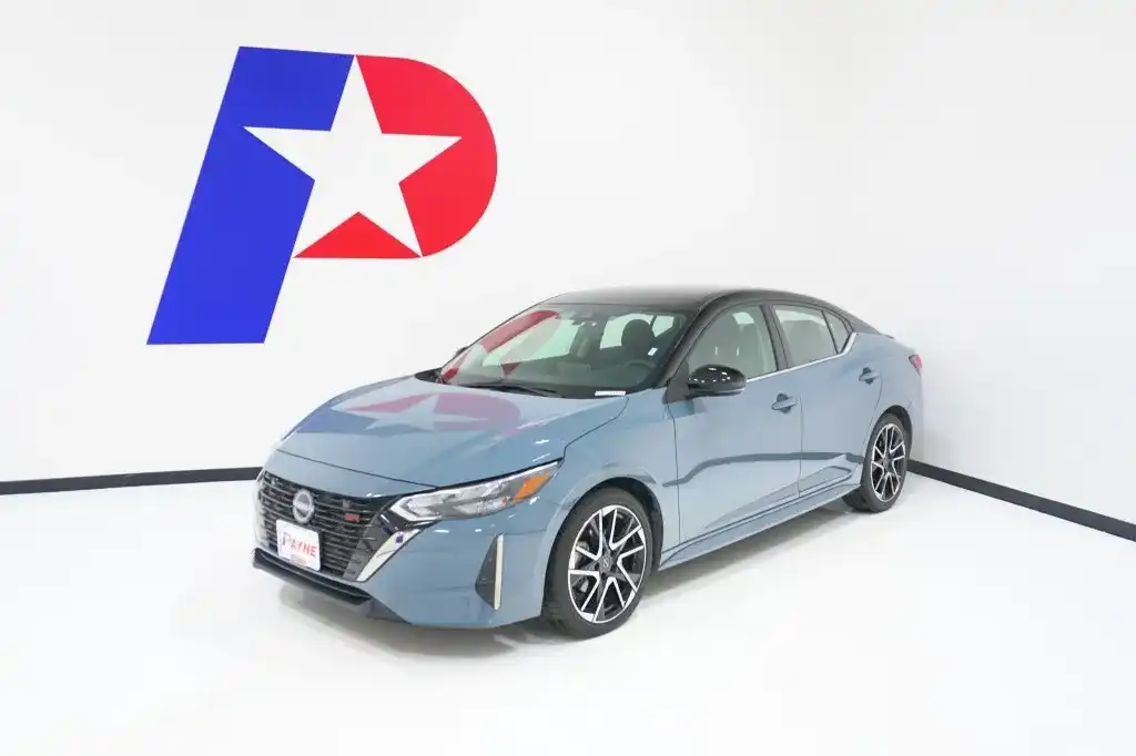 2025 Nissan Sentra SR CVT's photo