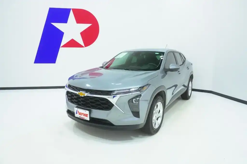 2024 Chevrolet Trax LS's photo