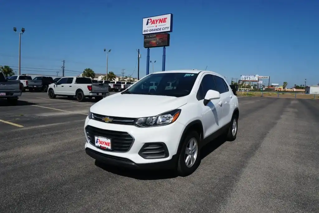 2022 Chevrolet Trax LS AWD's photo