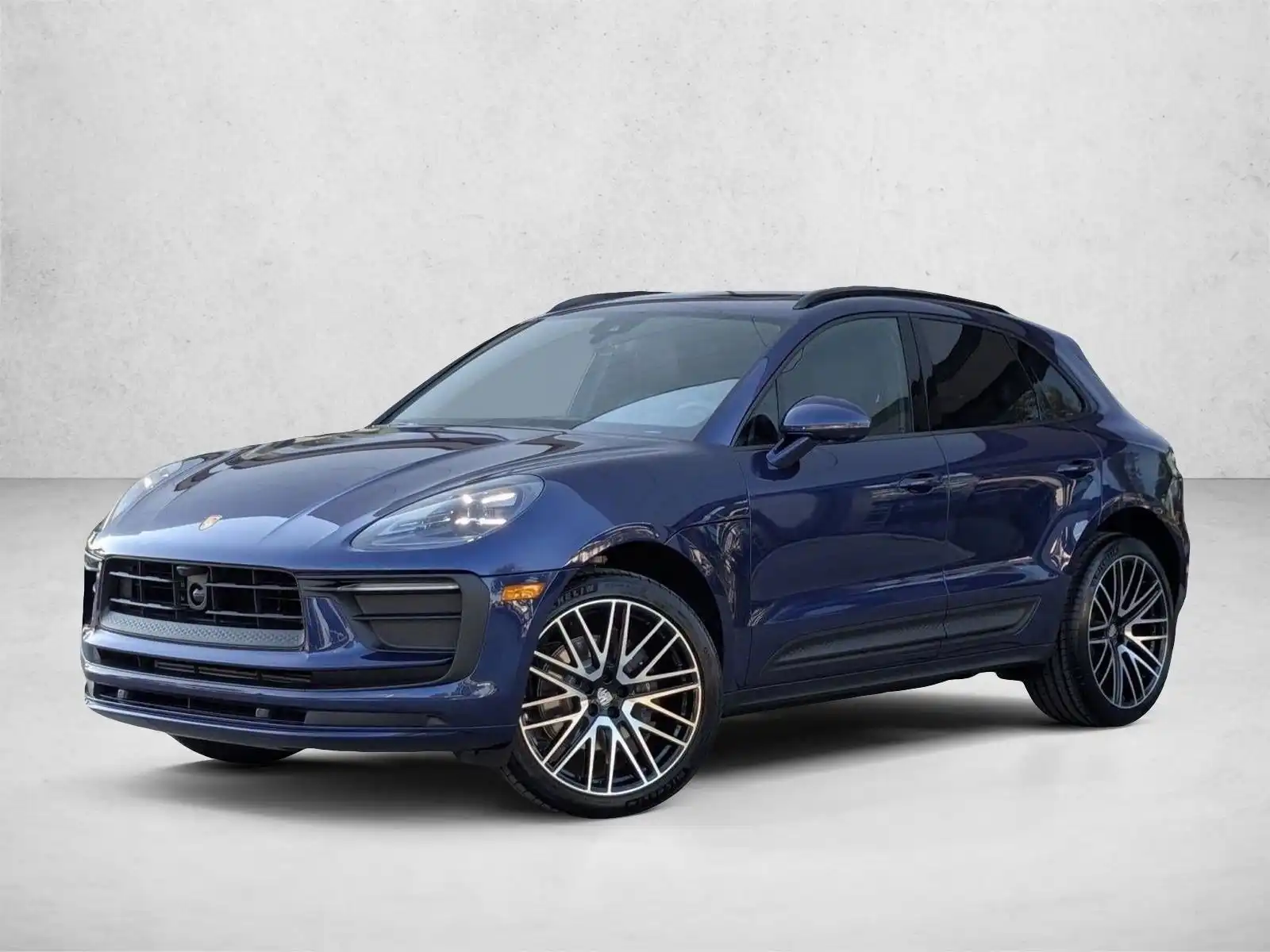 2026 Porsche Macan Base's photo