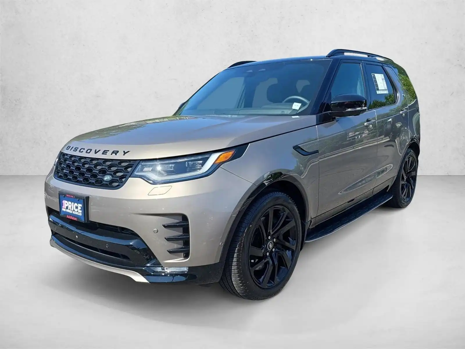 2025 Land Rover Discovery P360 Dynamic SE's photo