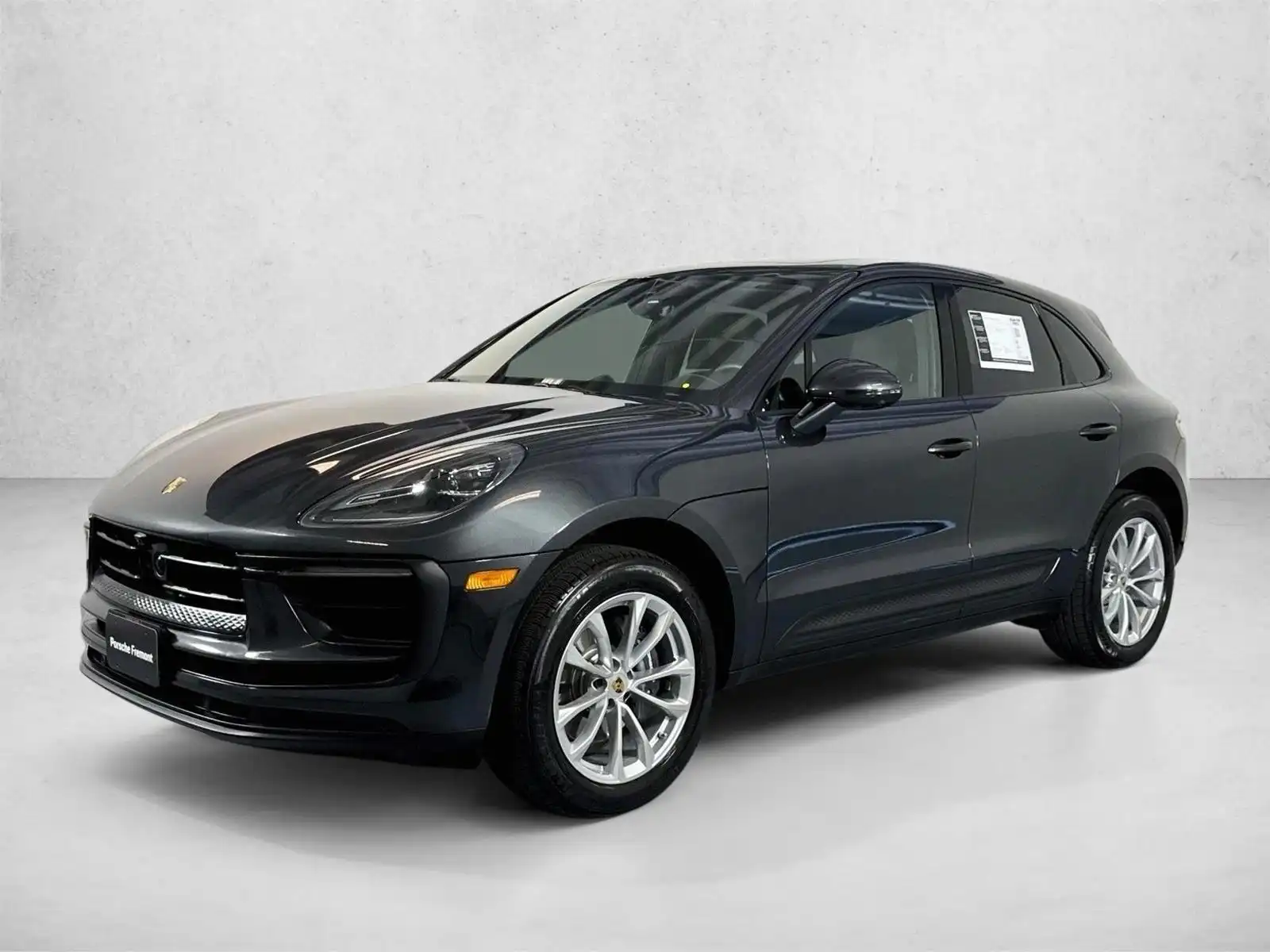2026 Porsche Macan Base's photo