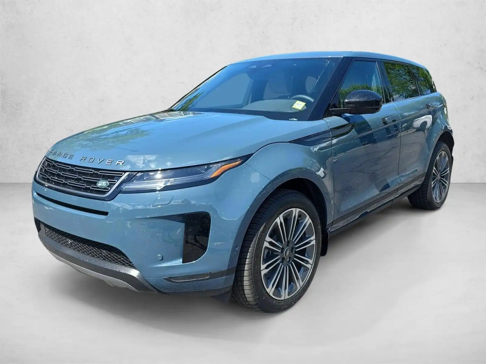 2026 Land Rover Range Rover Evoque S's photo