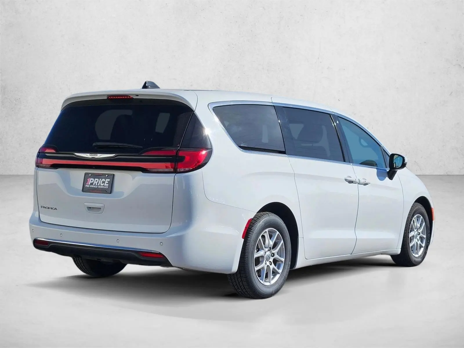 2023 Chrysler Pacifica Touring L photo 5