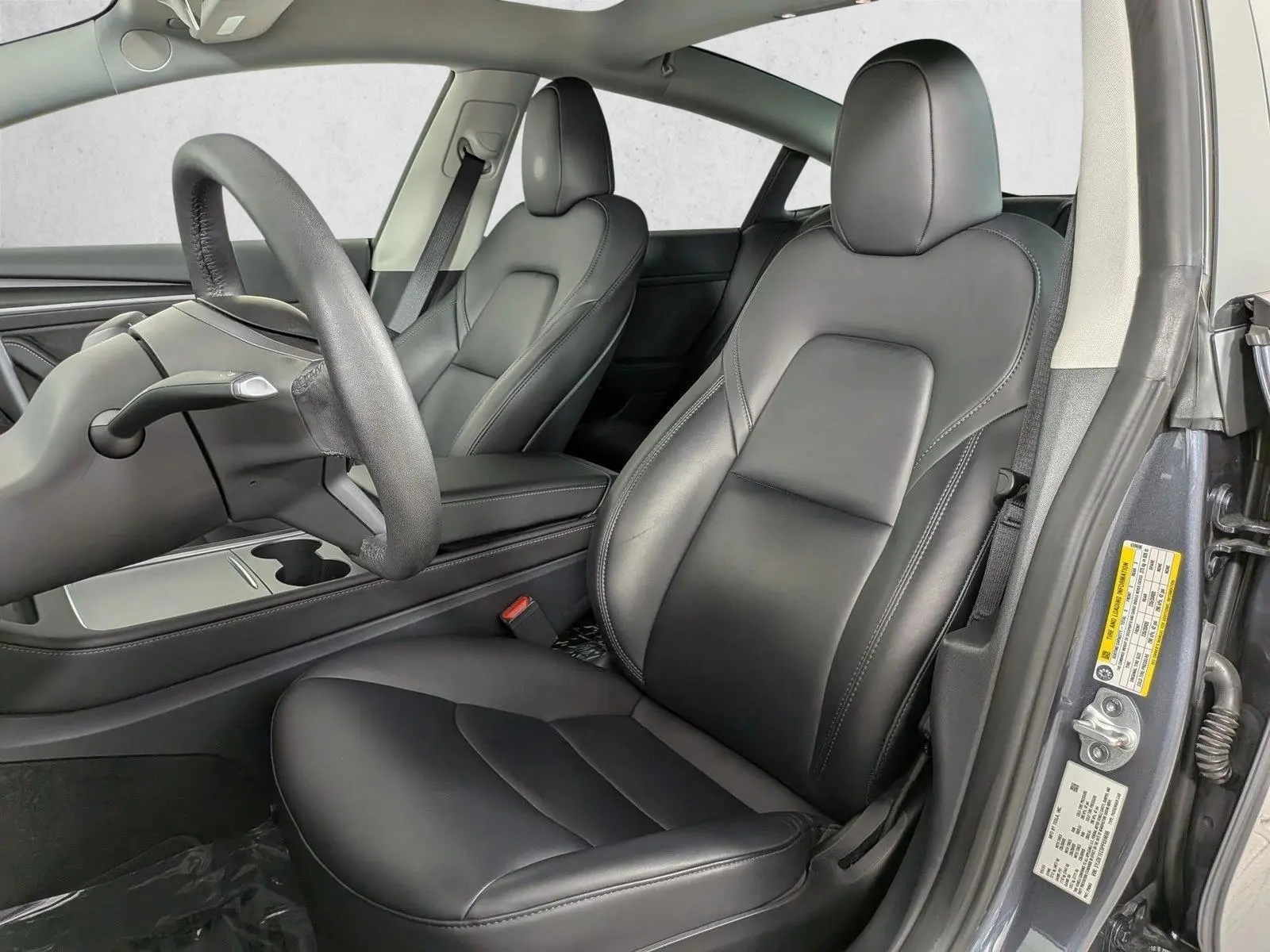2023 Tesla Model 3 Performance photo 5