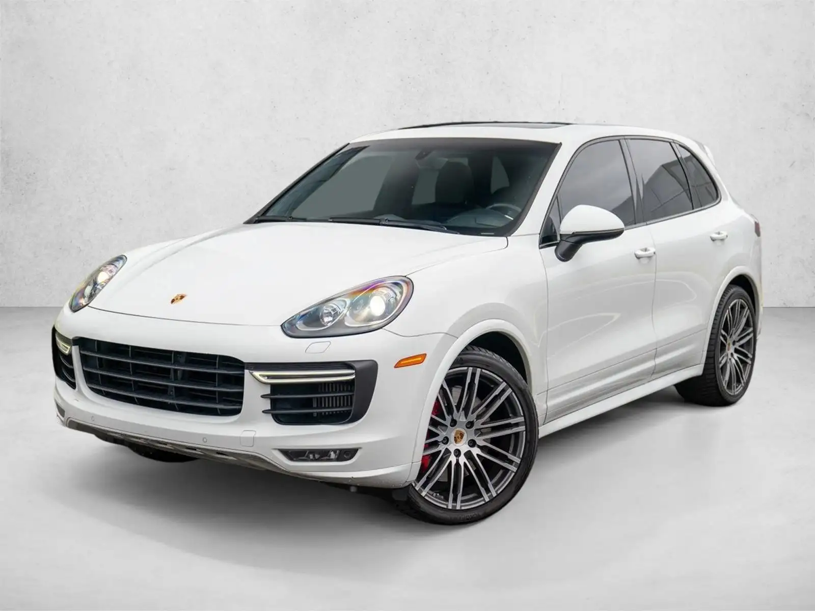 2016 Porsche Cayenne GTS's photo