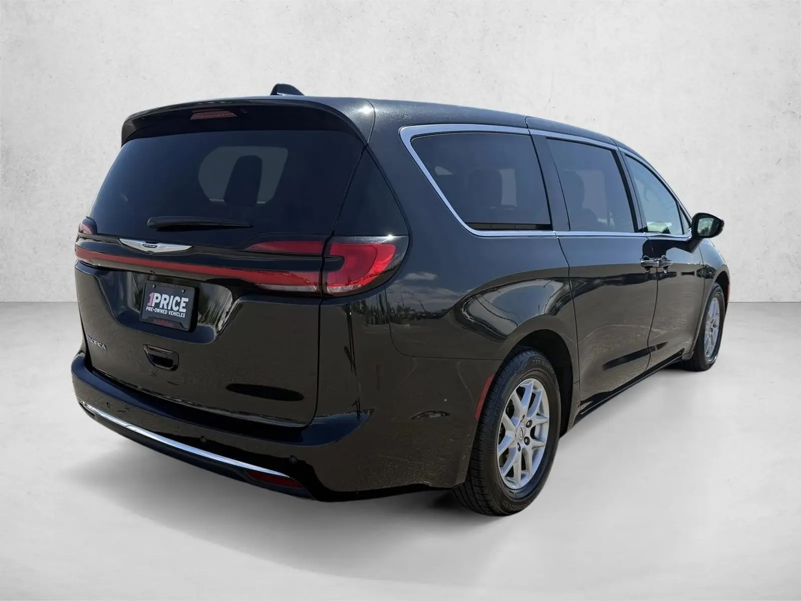 2023 Chrysler Pacifica Touring L photo 5