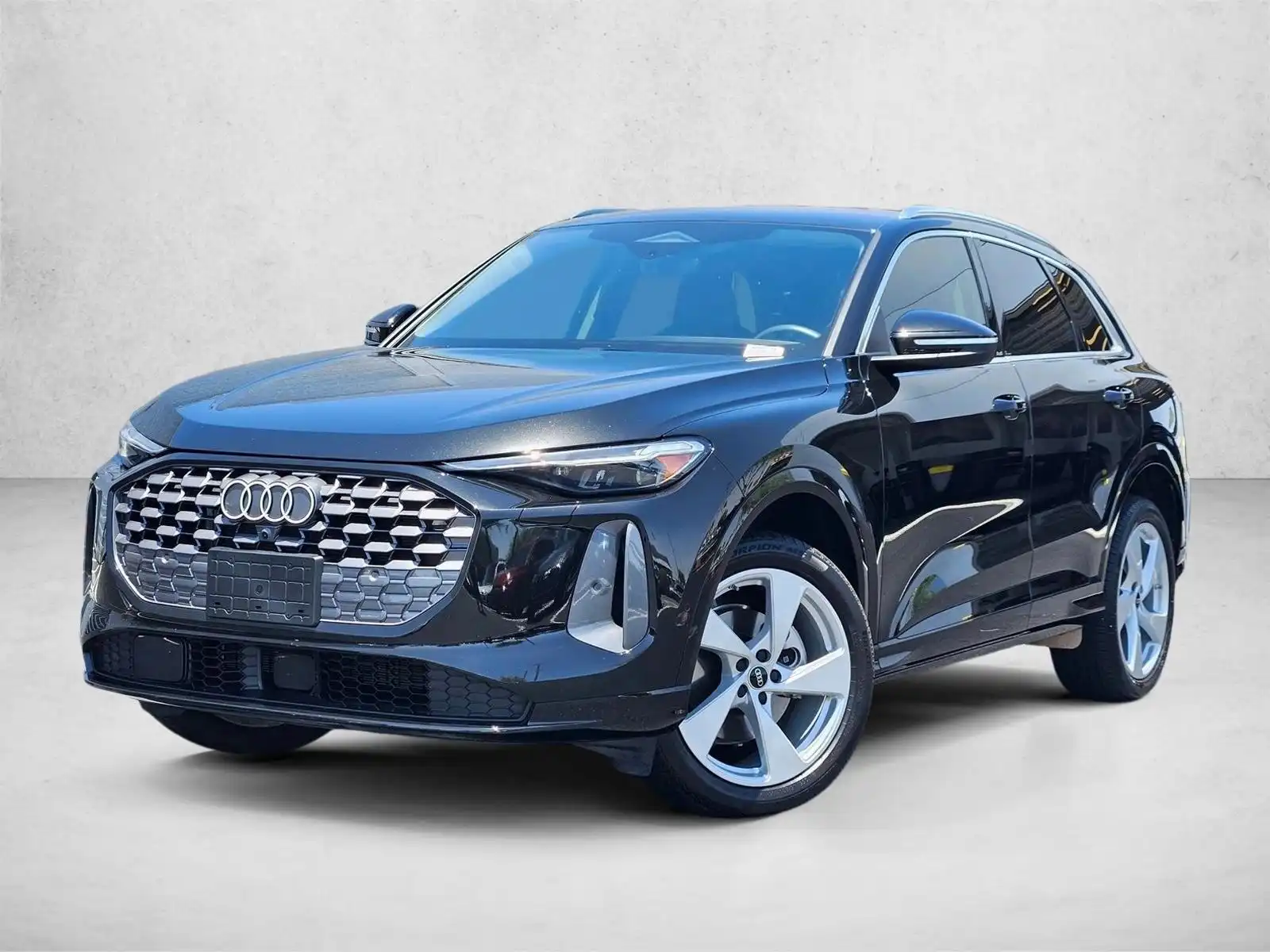2025 Audi Q5 40 Premium Plus's photo