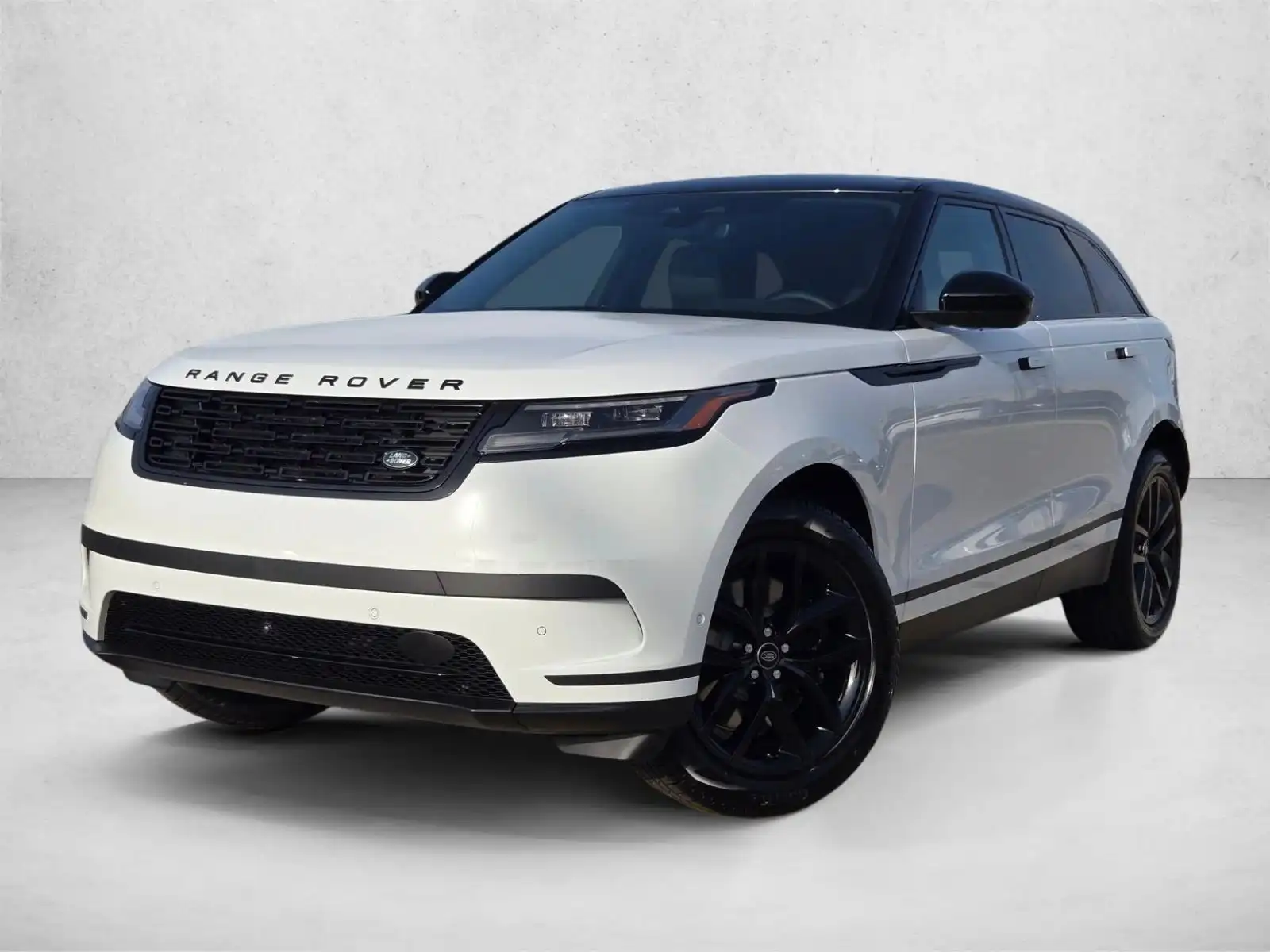 2026 Land Rover Range Rover Velar P250 S's photo