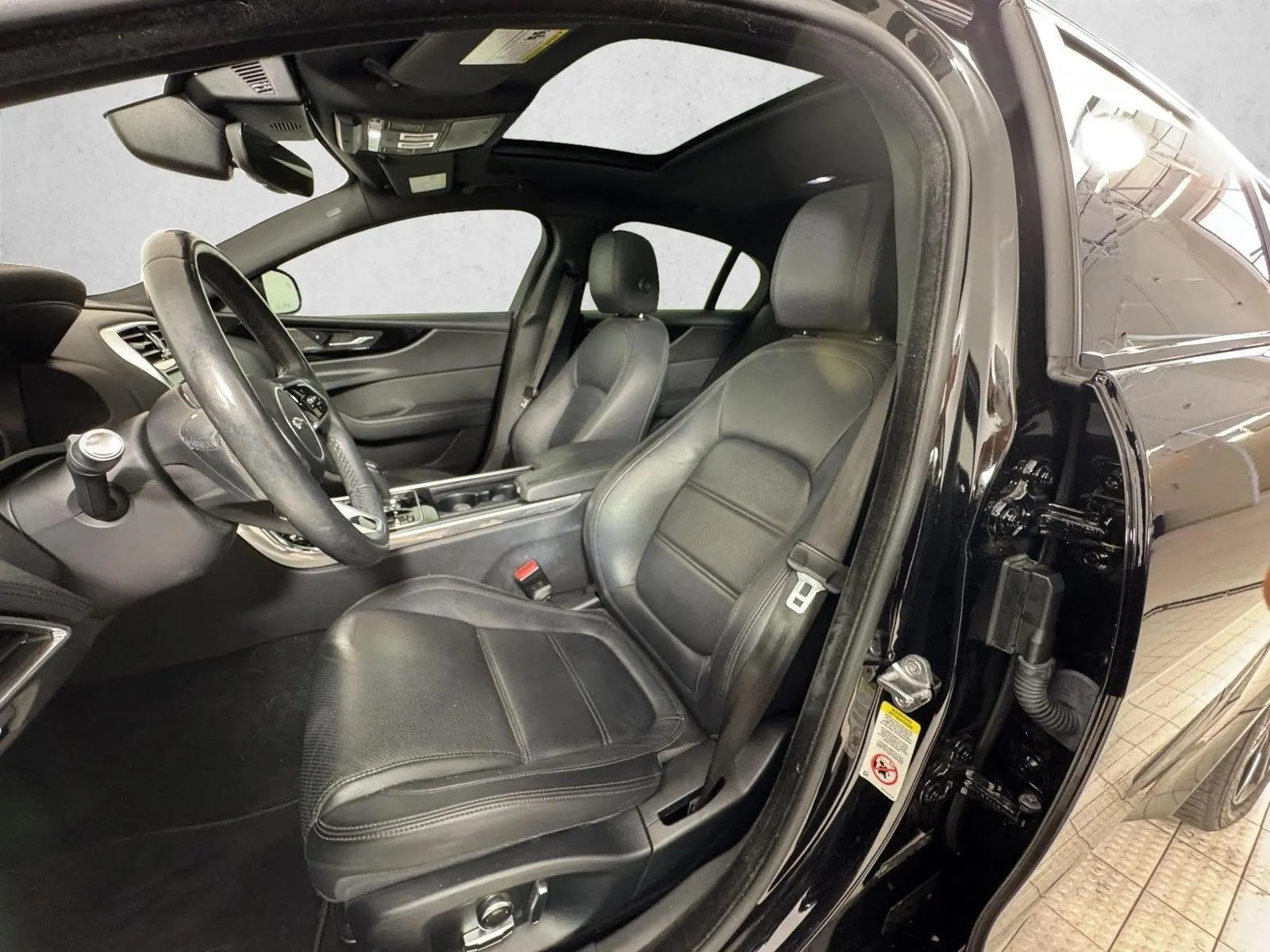 2020 Jaguar XE P250 S photo 5
