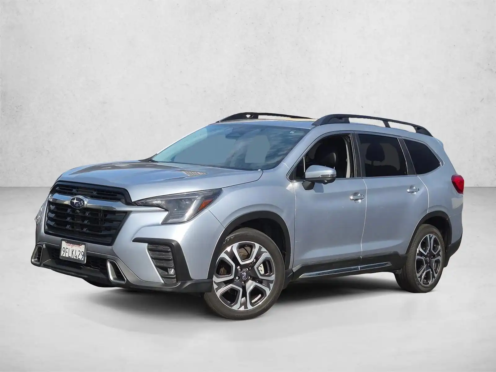 2023 Subaru Ascent Touring's photo