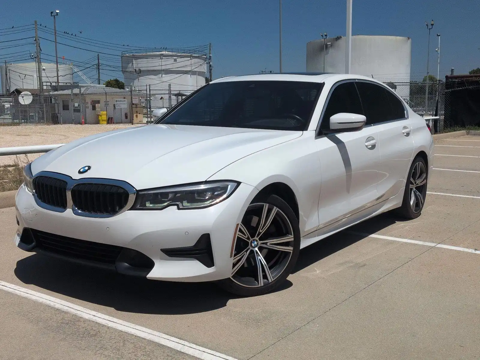 2021 BMW 3 Series 330i Sedan's photo