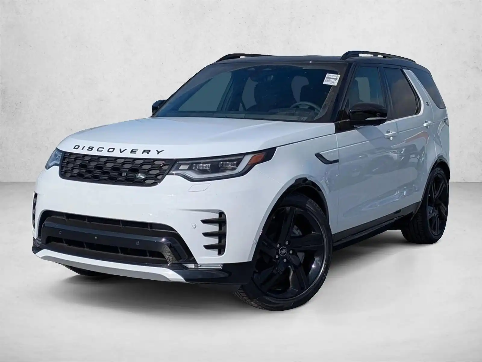 2025 Land Rover Discovery P300 Dynamic SE's photo