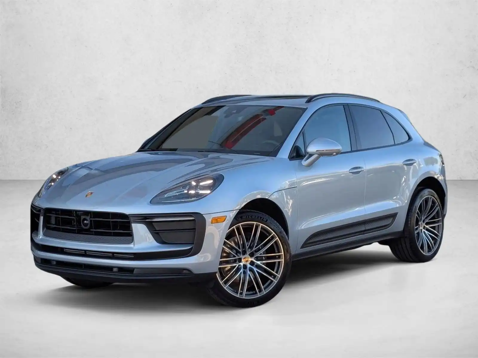 2026 Porsche Macan Base's photo
