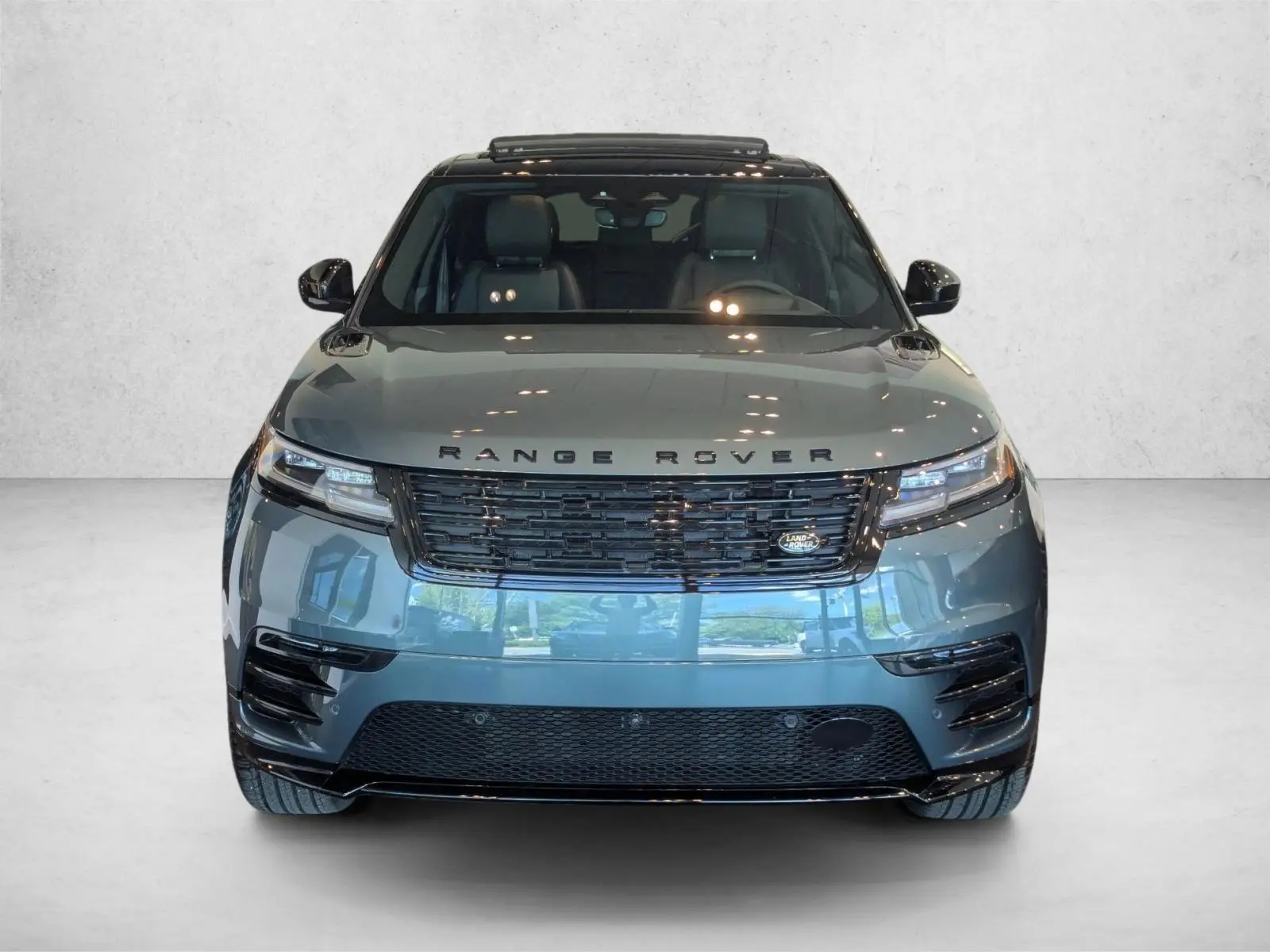 2026 Land Rover Range Rover Velar P400 Dynamic SE photo 5