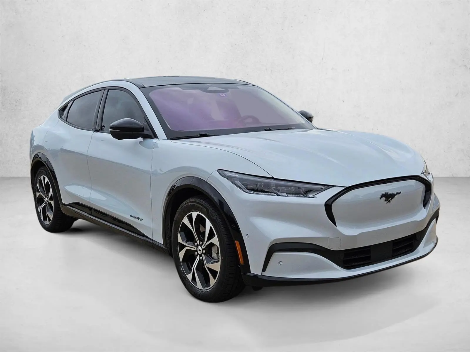 2022 Ford Mustang-Mach-e Premium photo 3
