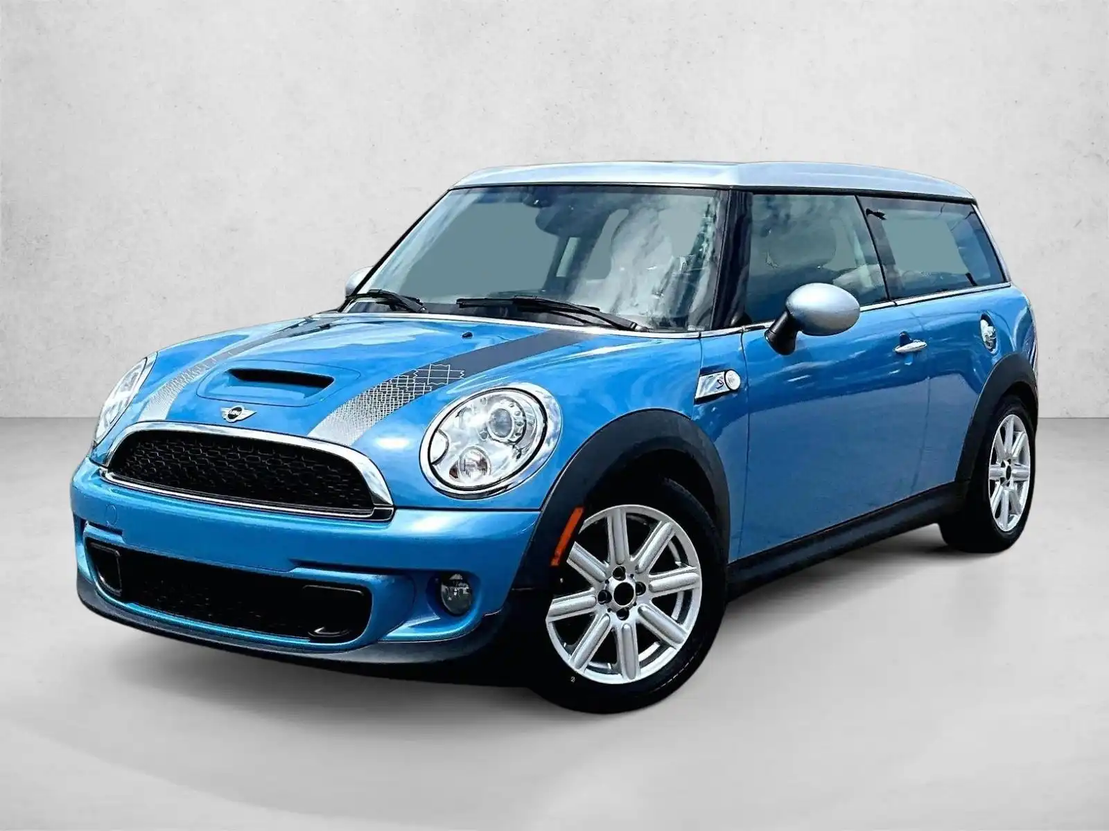 2013 MINI Cooper Clubman S's photo