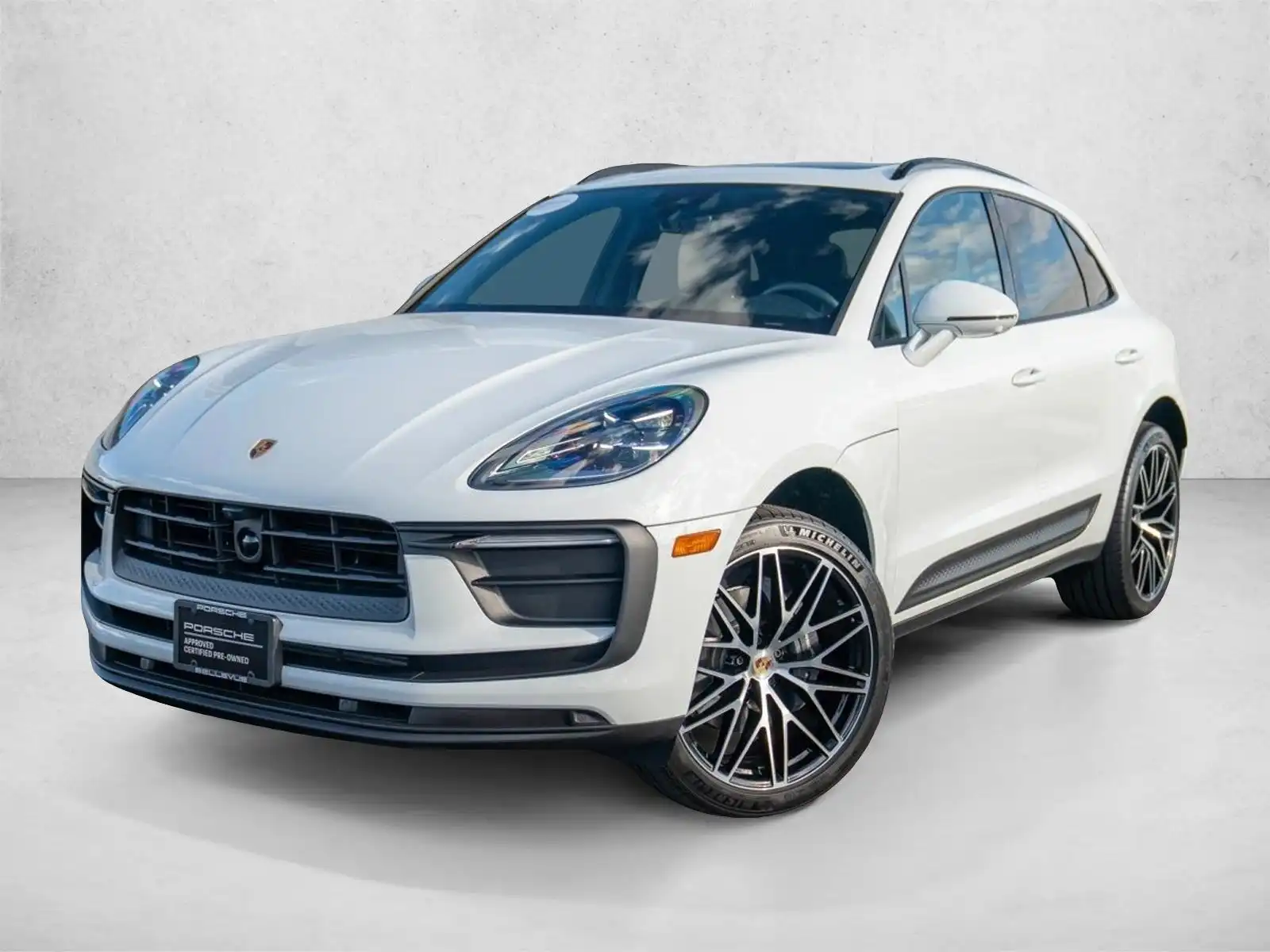 2026 Porsche Macan T's photo