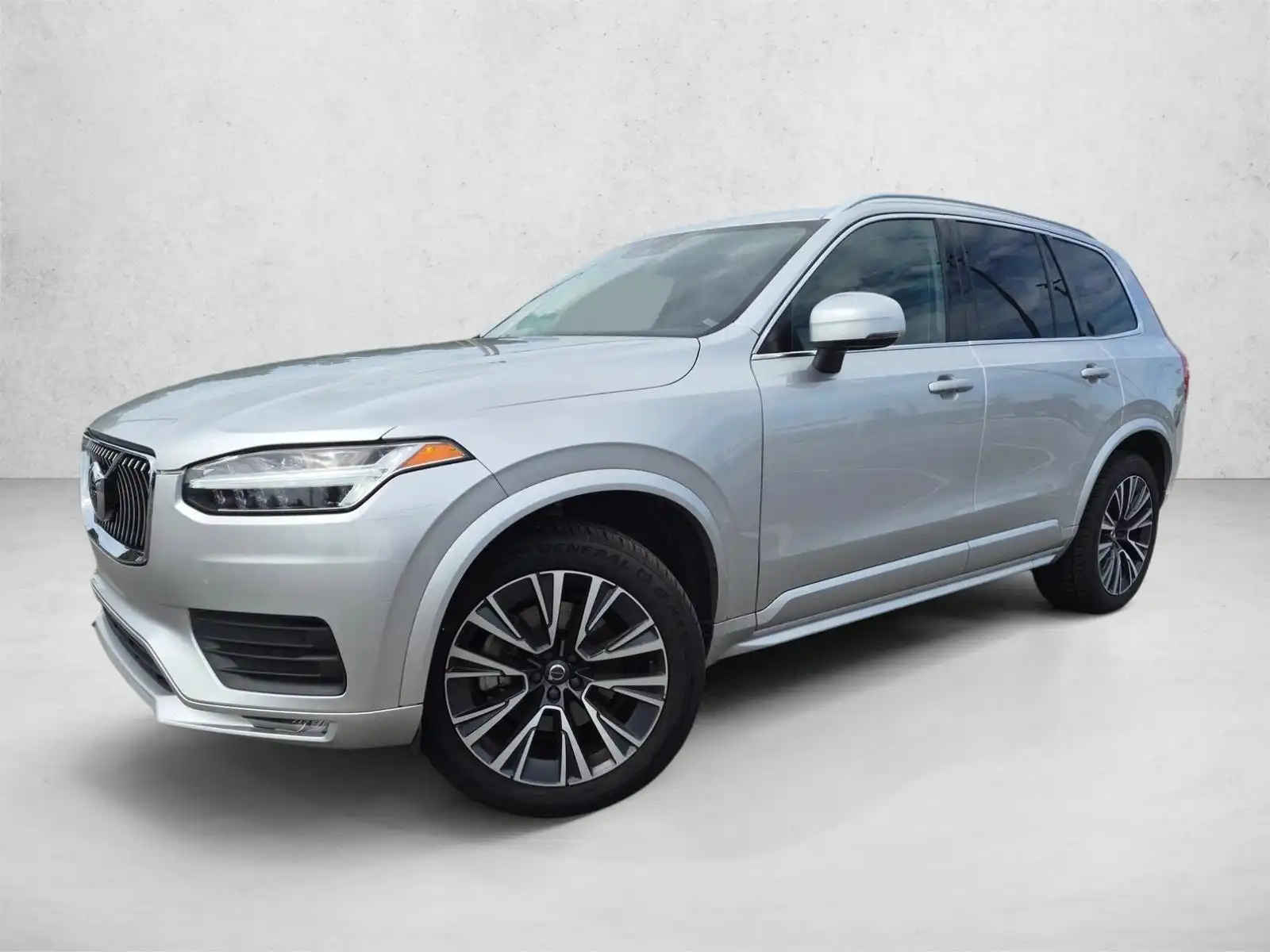 2022 Volvo XC90 T5 Momentum FWD's photo