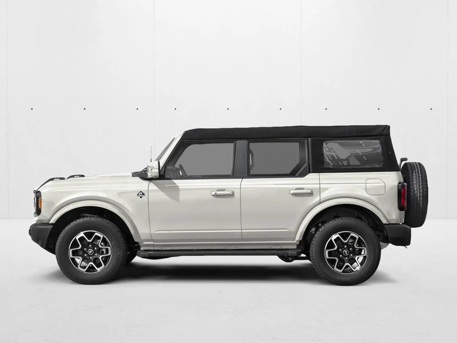 2026 Ford Bronco Outer Banks 4x4 photo 3
