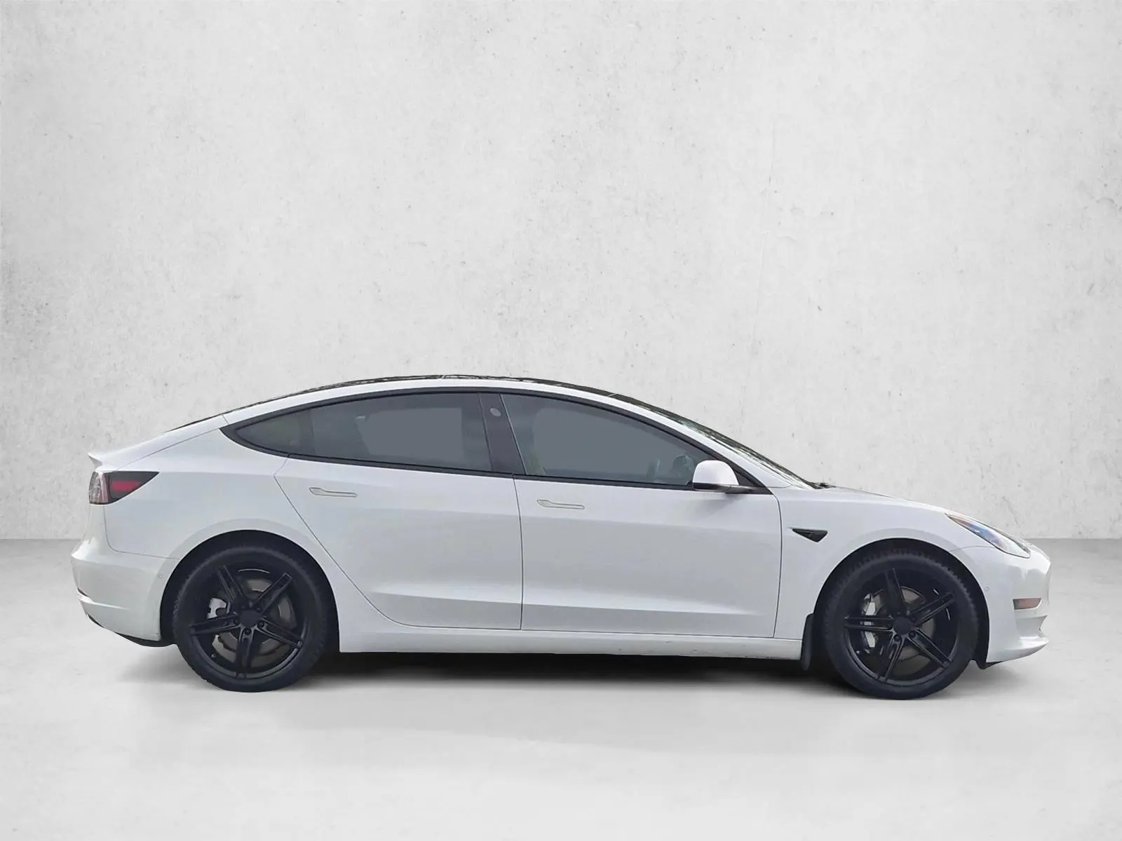 2021 Tesla Model 3 Standard Range Plus photo 4