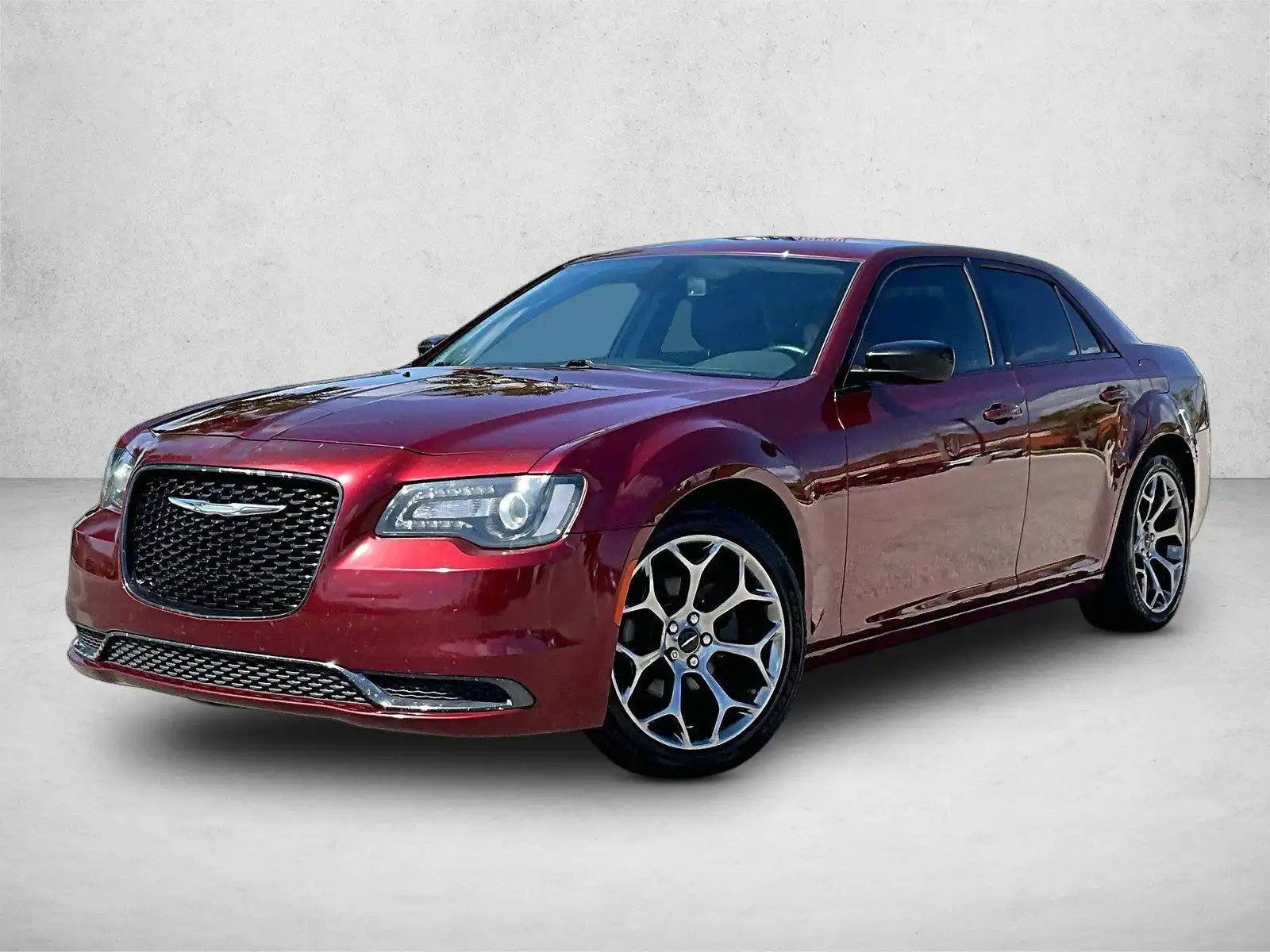 2018 Chrysler 300 Touring's photo
