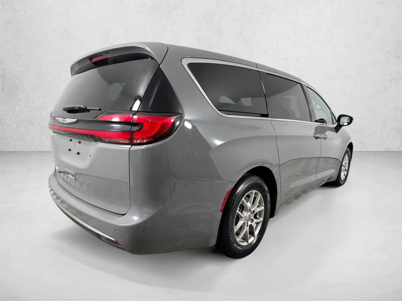 2025 Chrysler Pacifica Select photo 3