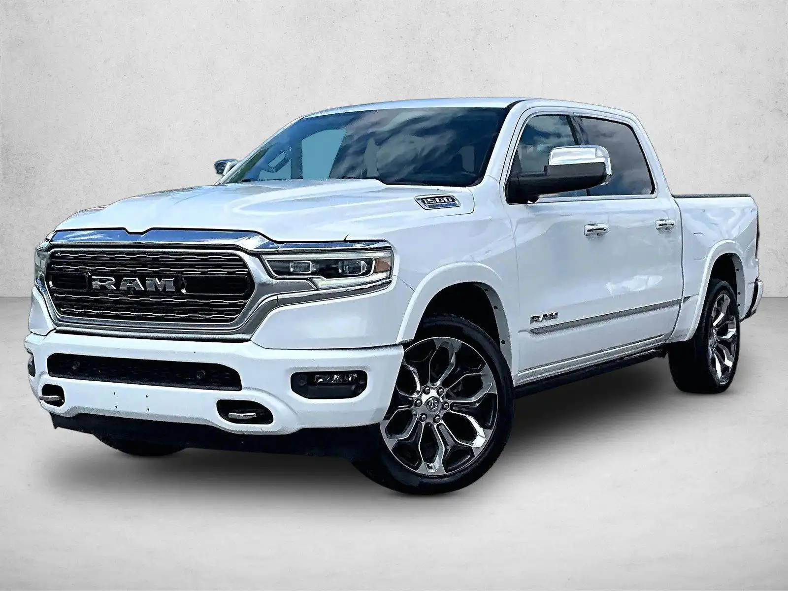 2022 RAM 1500 Limited Crew Cab 5'7's photo
