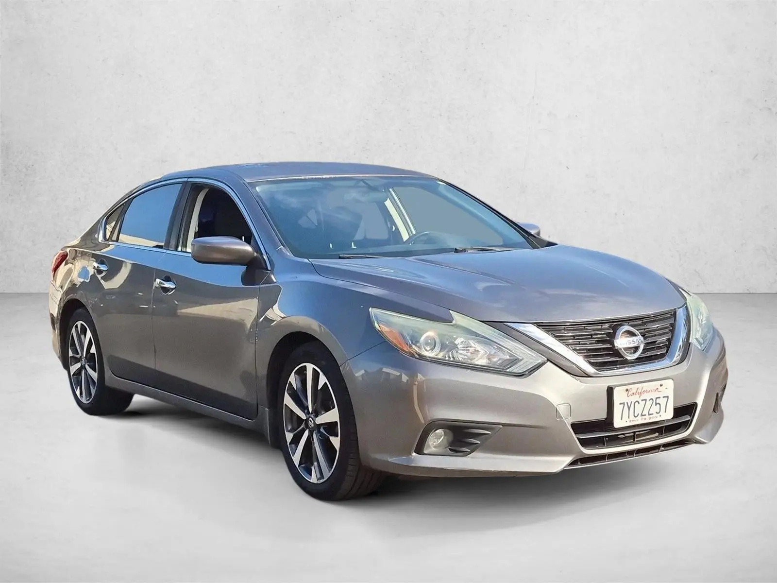 2017 Nissan Altima 2.5 SR photo 3