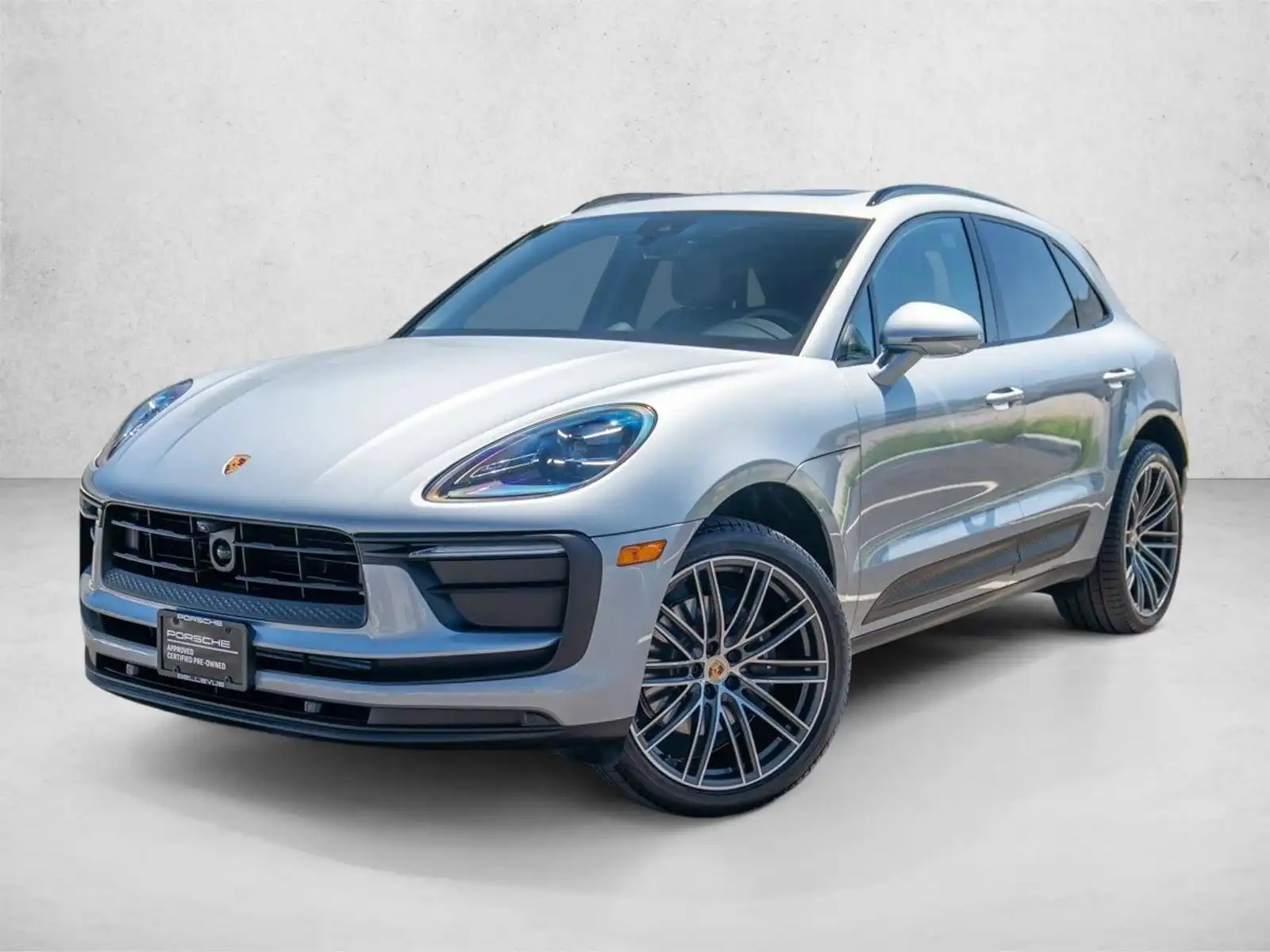 2026 Porsche Macan T's photo